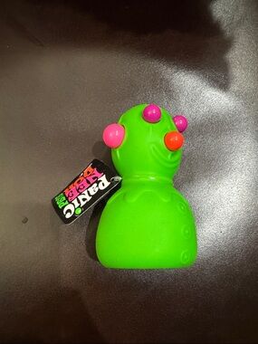 NEW Panic Pete Needoh Sensory Squeeze  Green